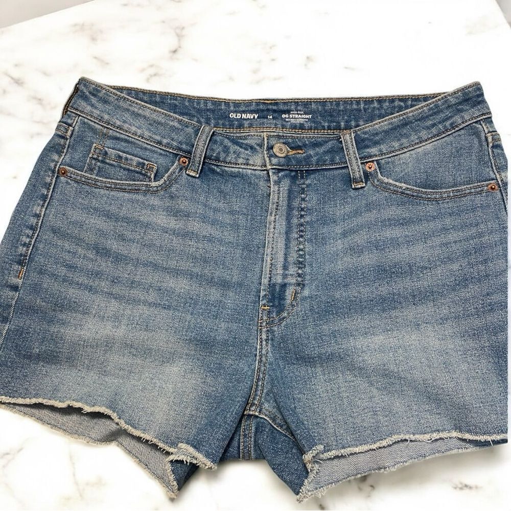 Old Navy High‑Rise OG Straight Denim Shorts Size 14 NWOT Light Wash Frayed Hem